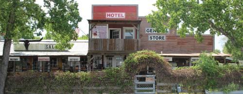 The set of buildings at 110 10th Street, Magnolia, was once an antiques store.