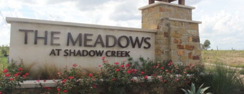 The Meadows of Shadow Creek is located east of I-35 and is less than 20 minutes from Austin. 