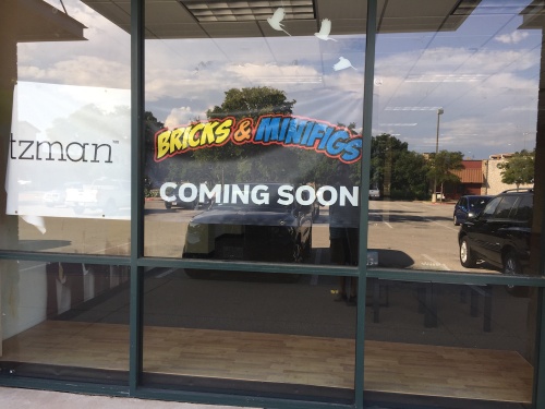 LEGO Bricks & Minifigs store will open in the Homestead Shopping Center this summer