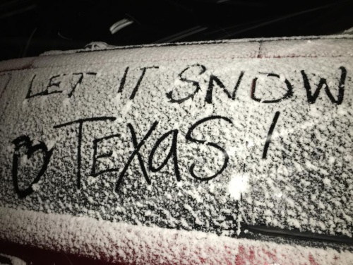 Snow began to fall in Austin around 6 p.m. on Thursday evening, Dec. 7. 