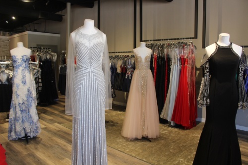Craneu2019s Dress Boutique carries a variety of womenu2019sndresses for social occasions, including prom and othernformal events.