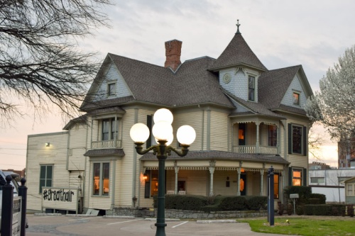 Renata Salons is located inside this historic house in Grapevine.