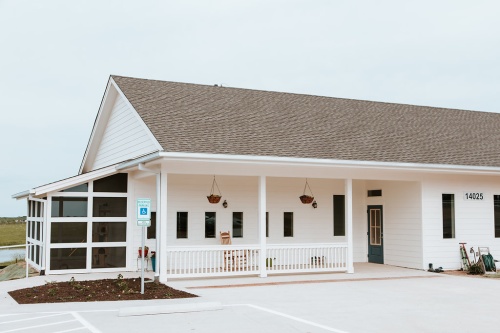 Located on 35 acres of land at 14025 S. Turnersville Rd., Buda, Remington is a veterinarian-owned-and-operated pet resort.