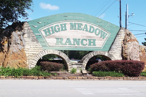 The High Meadow Ranch community features a recreation center, a sports pavilion and catch-and-release fishing as well as the High Meadow Ranch Golf Course. 
