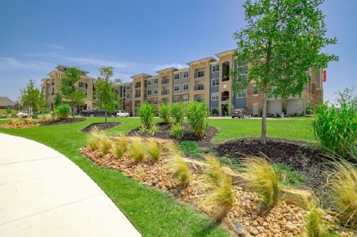 Arcos Craig Ranch Apartments is located on Custer Road between SH 121 and Rolater Road. 