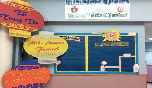 Summitt Elementary Schoolu2019s Vietnamese dual-language program hosts several events and is involved in the community.