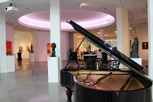 The central area of the museum can be transformed for live music and performing arts events, as well as private events such as weddings and nbirthday parties.