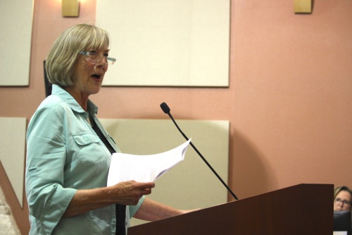 Jo Karr Tedder, Central Texas Water Coalition president, addresses Lakeway City Council during the March 18 meeting. 
