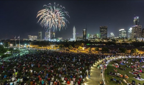 The 42nd annual H-E-B Austin Symphony July 4th Concert & Fireworks event is the largest Independence Day celebration in Texas. 