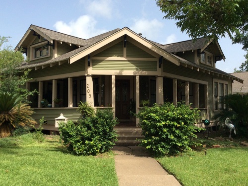 Homes in The Hill neighborhood in Sugar Land date back to the early 1900s and have a bungalow or cottage aesthetic. 