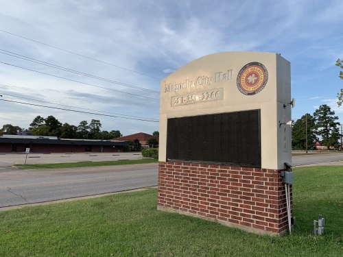Magnolia City Council members approved a signage package for the proposed H-E-B in the Golden Triangle area between FM 1488, Spur 149 and FM 149. A 45-foot sign was included in the package.